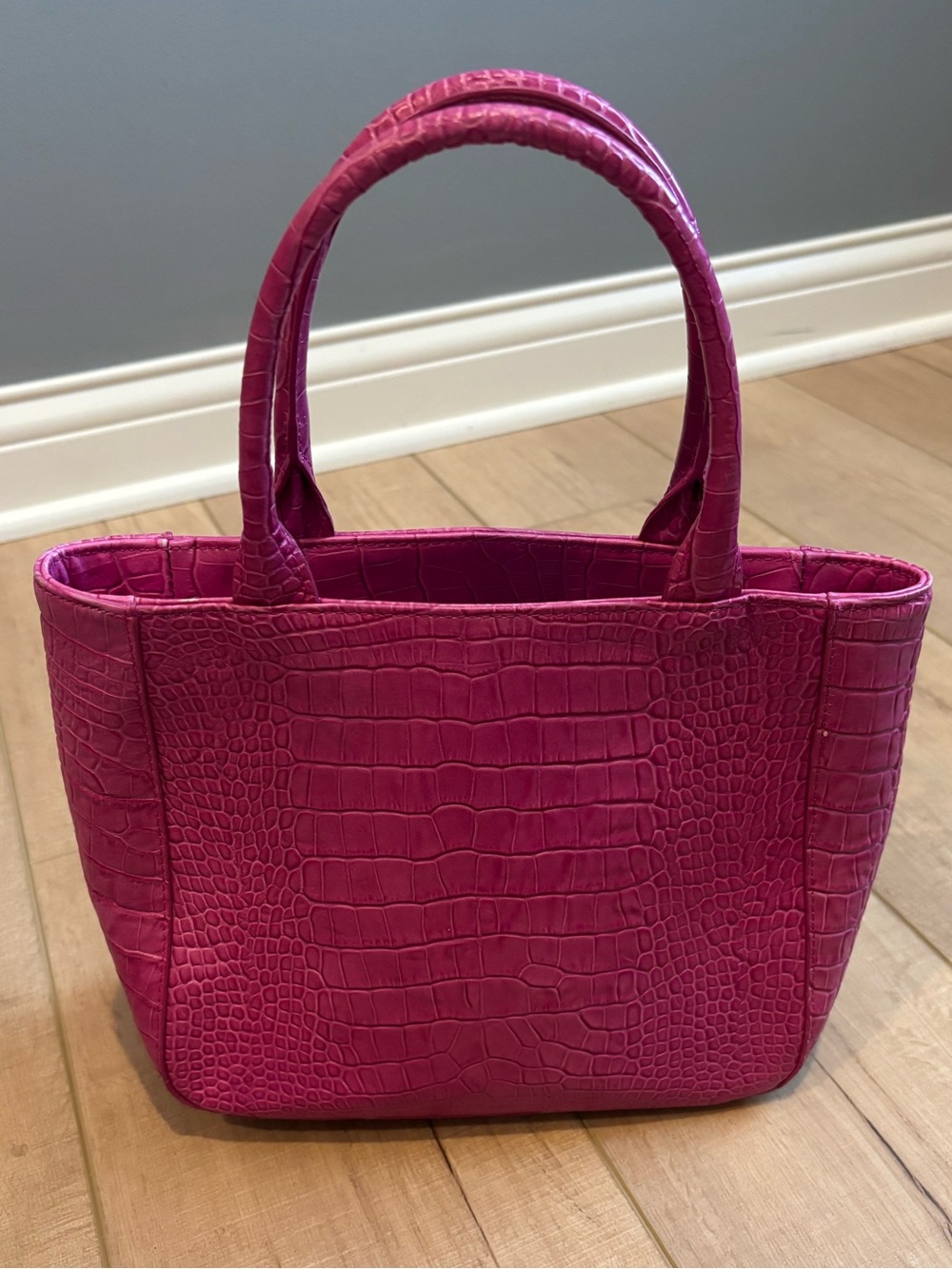 Express Genuine Leather Handbag Crocodile Embossed